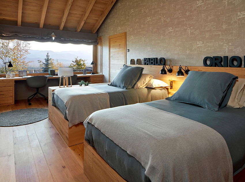 The main advantage of Roman blinds is their practicality. The main advantage of Roman blinds is their practicality.