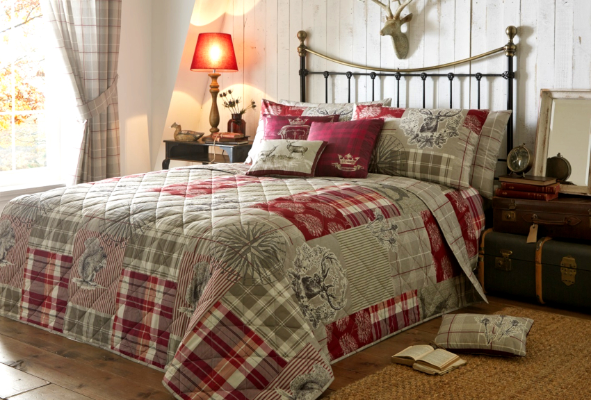 The modern industry produces ready-made sets for the bedroom - curtains, bedspread, pillowcases The modern industry produces ready-made sets for the bedroom - curtains, bedspread, pillowcases