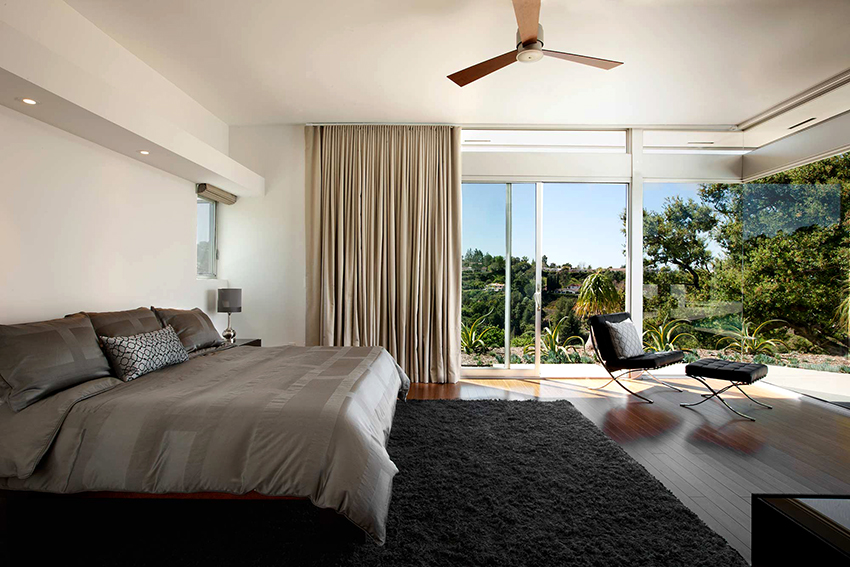 A curtain is a thick curtain for window or doorways A curtain is a thick curtain for window or doorways