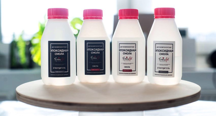 The clear epoxy is a two-component formulation The clear epoxy is a two-component formulation