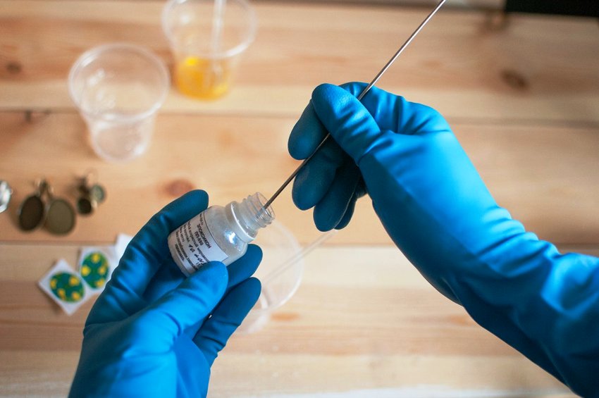 The process of making epoxy resin with your own hands is not as complicated as it seems at first glance. The process of making epoxy resin with your own hands is not as complicated as it seems at first glance.