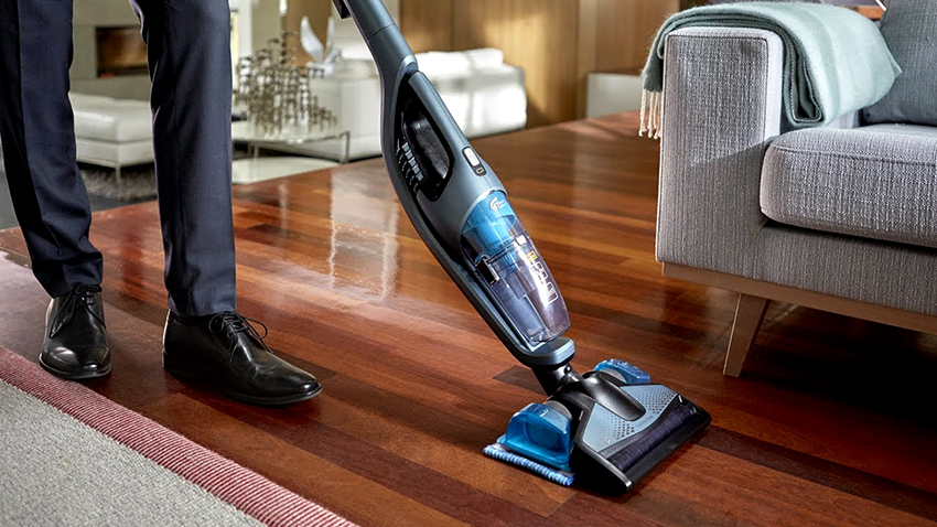 Vacuum cleaner Philips PowerPro Aqua FC6408 / 01 is suitable for cleaning floors and carpets Vacuum cleaner Philips PowerPro Aqua FC6408 / 01 is suitable for cleaning floors and carpets