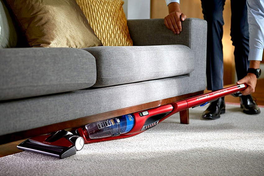 Typically, wireless devices have a cyclone container instead of a dust collector Typically, wireless devices have a cyclone container instead of a dust collector