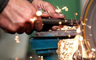 A machine for sharpening drills and other tools: rules for selection and use