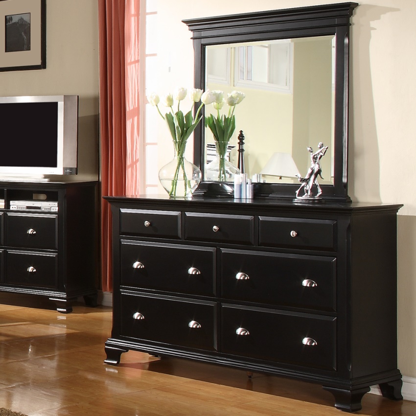 In addition to its direct purpose, the pier glass also has a decorative function.