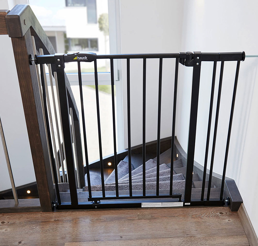 Safety gates from the Hauck brand are made of stainless steel or powder-coated steel Safety gates from the Hauck brand are made of stainless steel or powder-coated steel