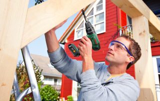 How to choose a screwdriver to become a real house helper