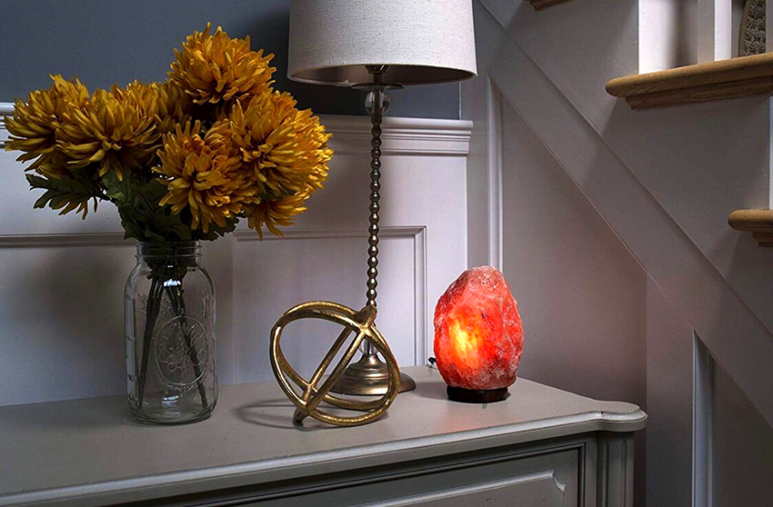 With careful use, the lamp can last about 10 years With careful use, the lamp can last about 10 years